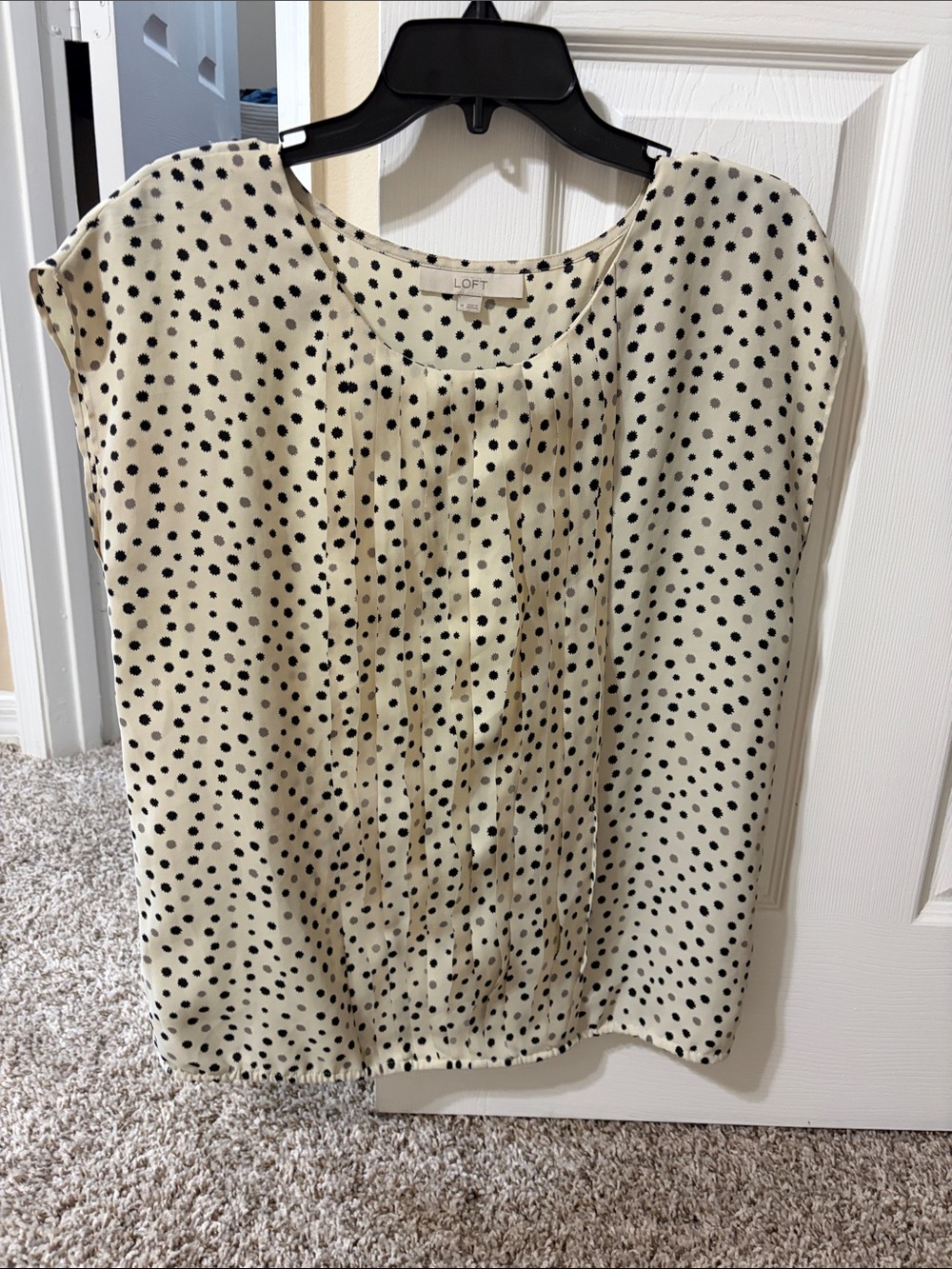 LOFT Cream Polka Dot Pleated Cap-Sleeve Blouse